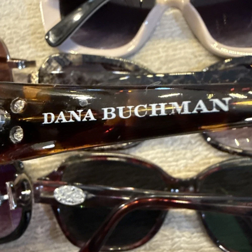 10 prs Oversized sunglasses: Lauren Conrad, Jones NY, Dana Bachman, DesignOptic
